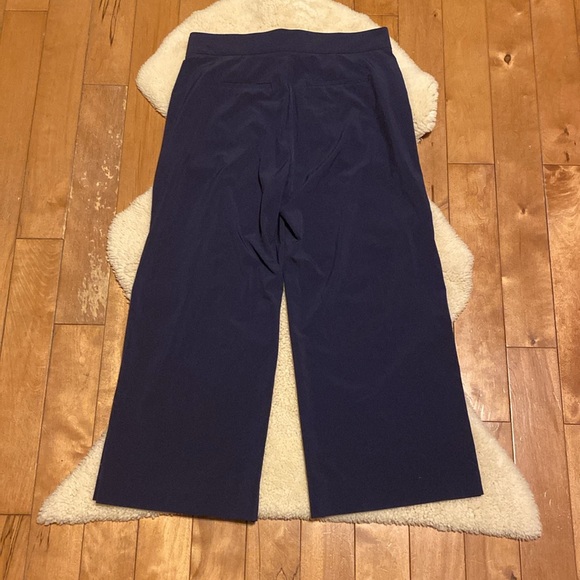 Athleta Tribeca Crop pants, navy blue, size 2 - Picture 7 of 11